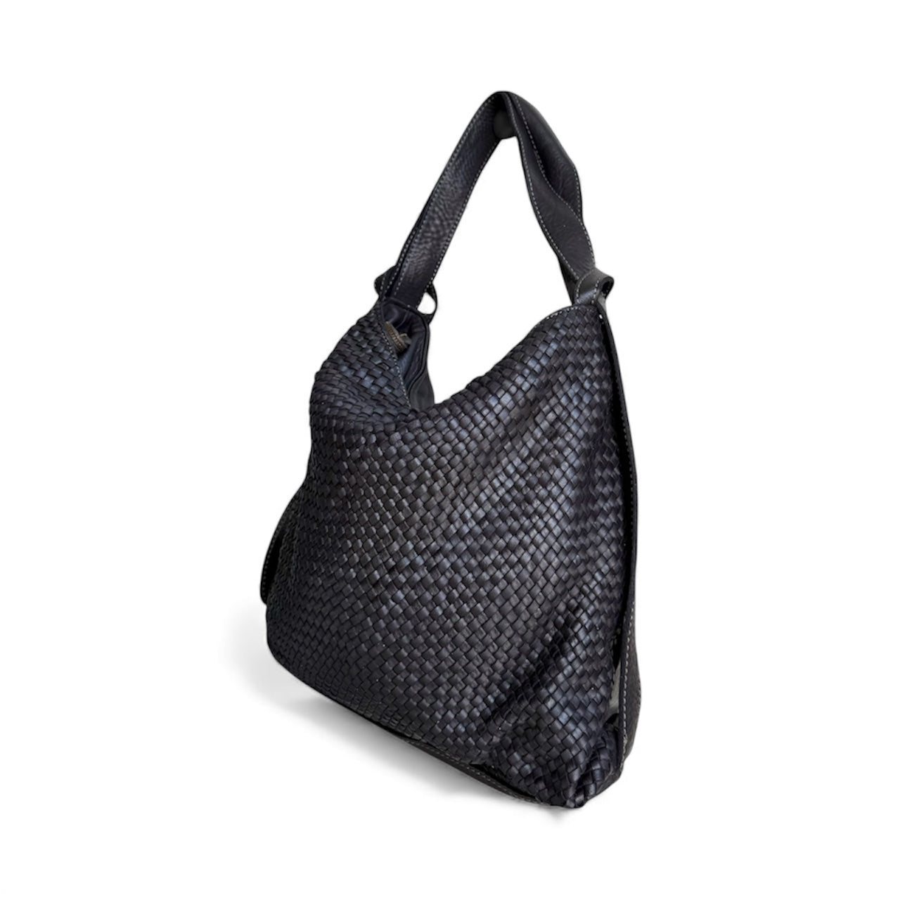 Timeless shoulder bag from an Italian brand 