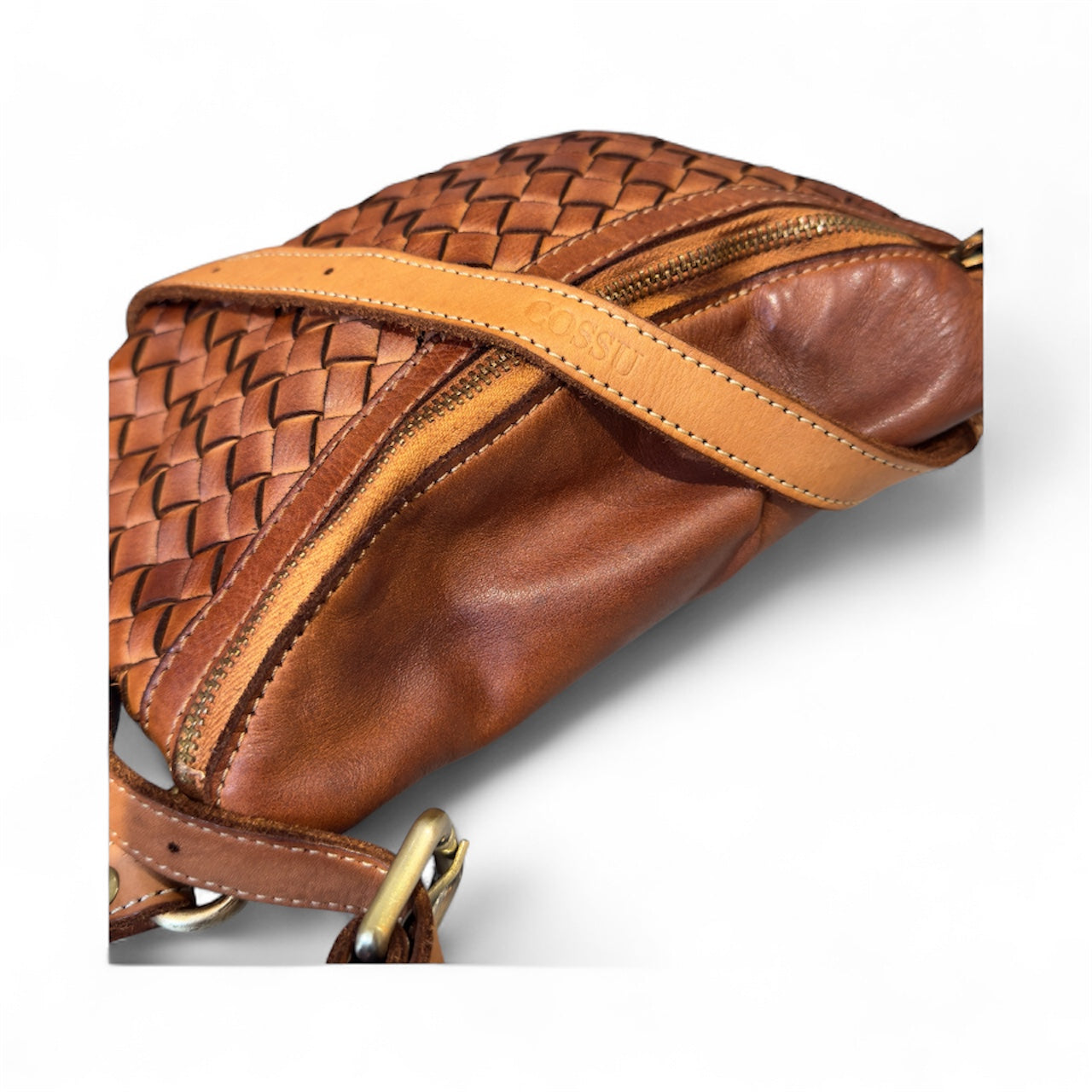 Tan leather purse from Italy with gold zipper 