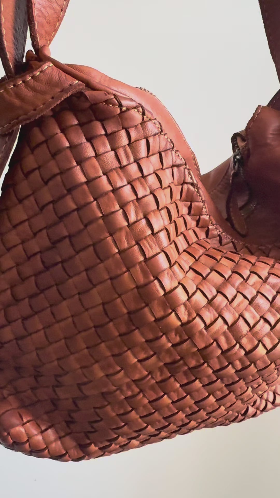 LIMITED EDITION Cervo - Handwoven Italian Leather Shoulder Bag