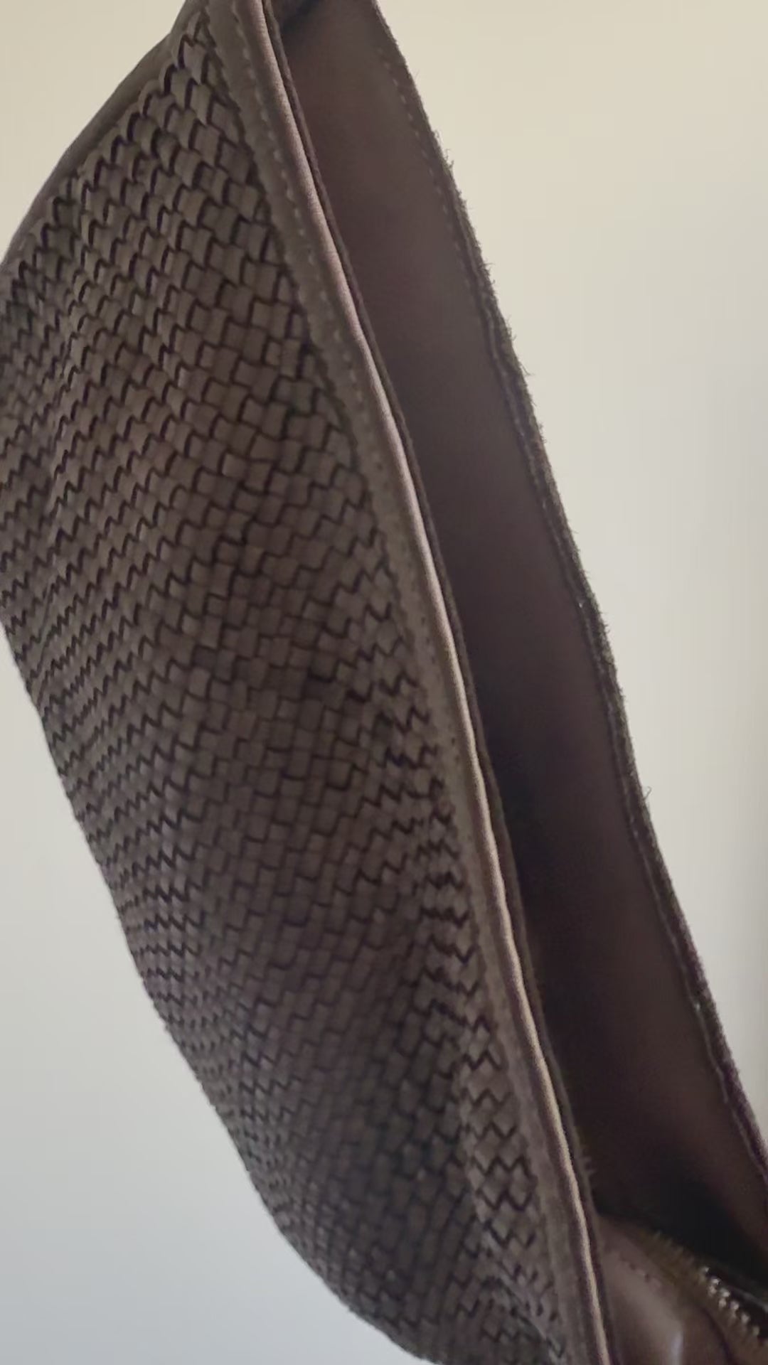 Sennori - Handwoven Italian Leather Pouch