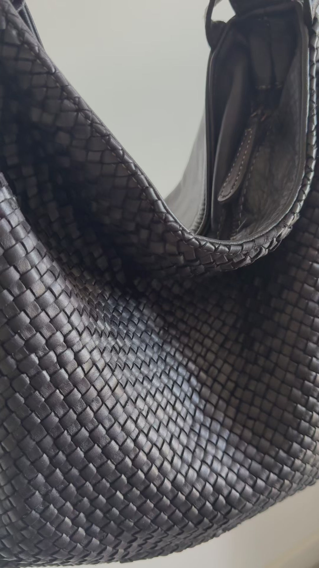 Cervo Grande - Handwoven Italian Leather Shoulder Bag